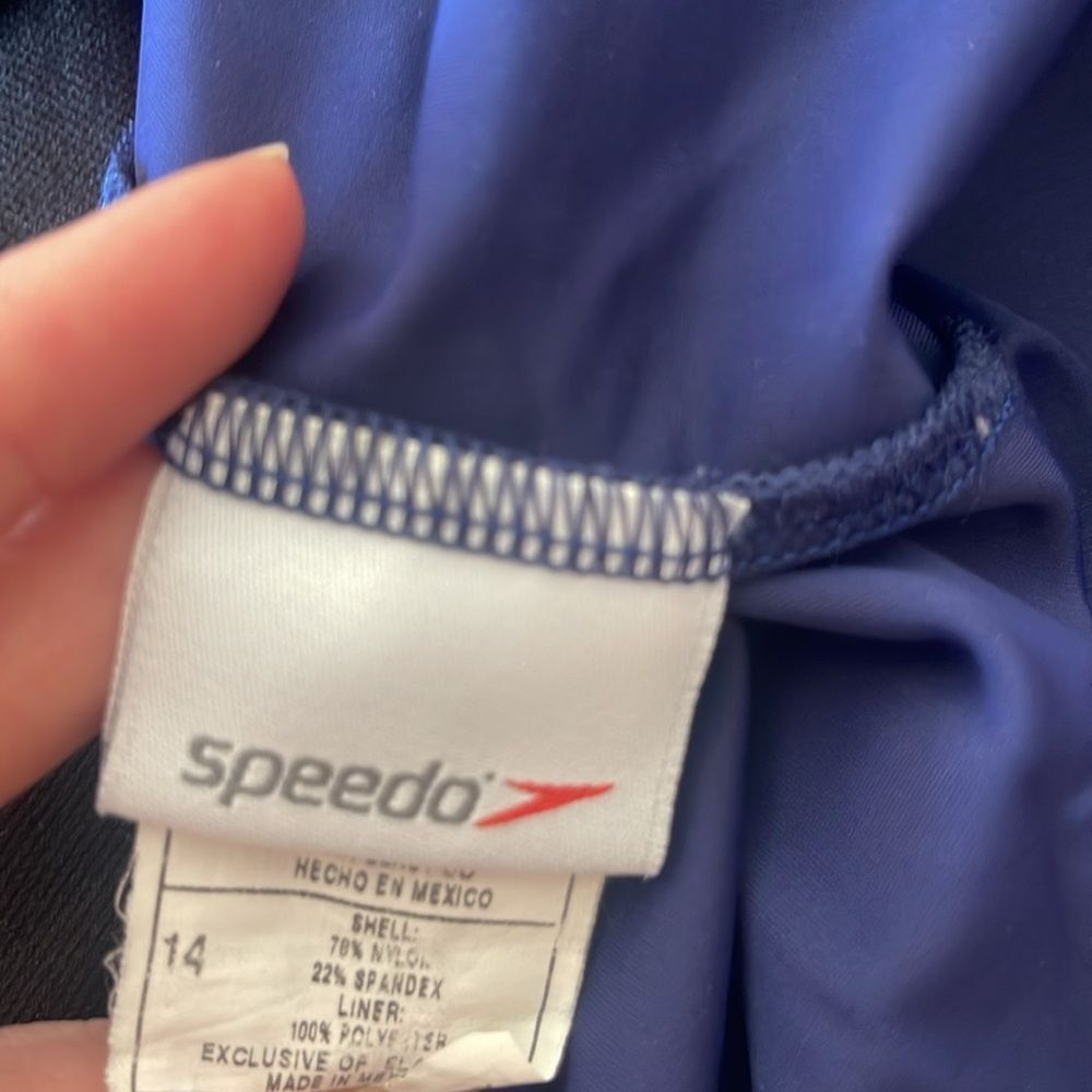 Speedo one-piece navy swim suit - Picture 5 of 6